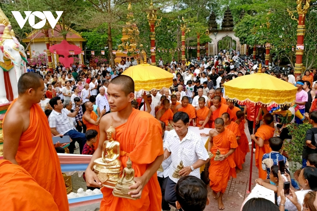 Tôn trọng và bảo đảm tự do tín ngưỡng, tôn giáo là chủ trương nhất quán